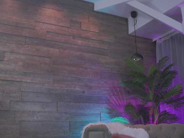 XenaBloom live webcam show