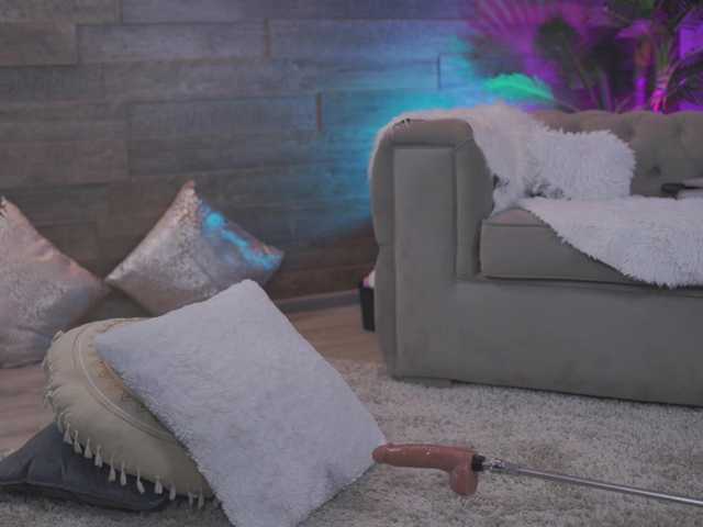 XenaBloom live webcam show