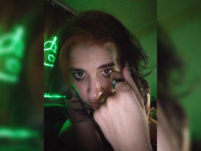 CrazySquirtSiren live cam preview
