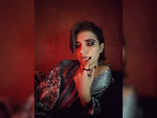 CyberSquirtCuckQueen live webcam show