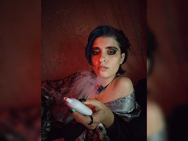 CyberSquirtCuckQueen live webcam show