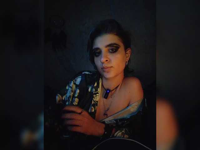 UntouchableSquirtWitch live cam
