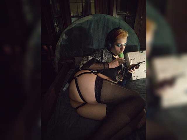 CyberSiren live cam on BongaCams