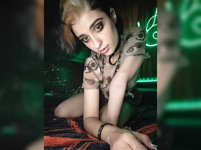 CrazySquirtSiren live cam preview