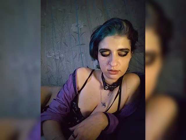 UntouchableSquirtWitch live webcam show