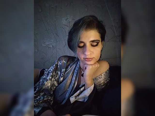 CyberSquirtCuckQueen live webcam show