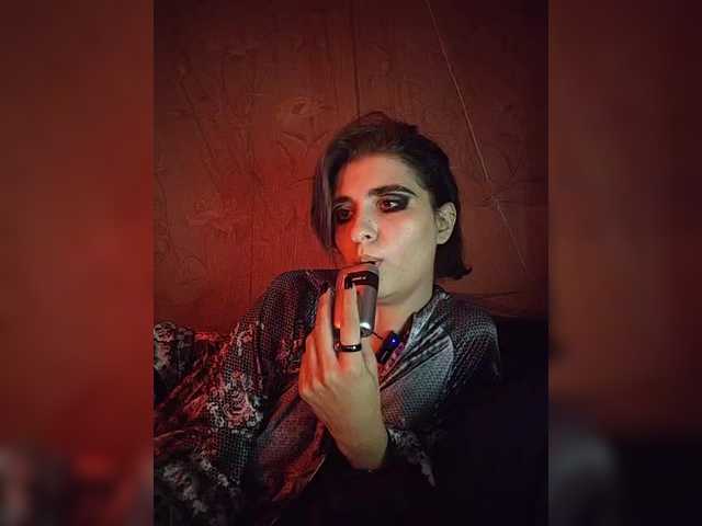 CyberSquirtCuckQueen live webcam show