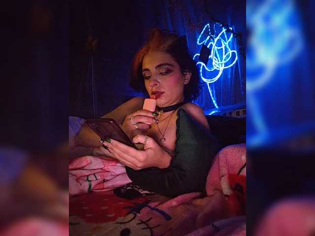 Siren_BrattyQueen live cam preview