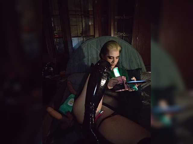 CyberSiren live cam on BongaCams