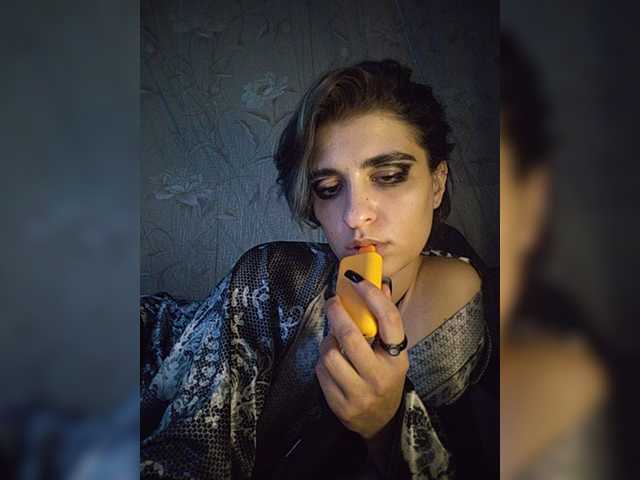 CyberSquirtCuckQueen live webcam show