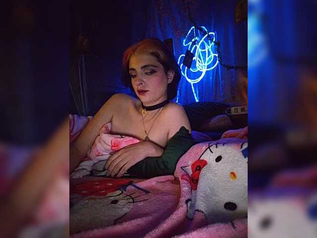 Siren_BrattyQueen live cam on BongaCams