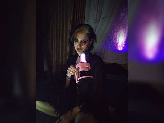 CyberSiren live cam on BongaCams