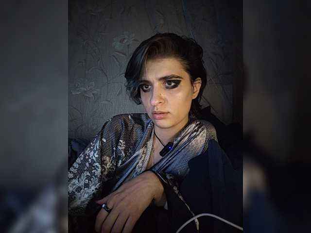 CyberSquirtCuckQueen live webcam show
