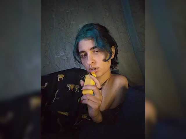UntouchableSquirtWitch live webcam show