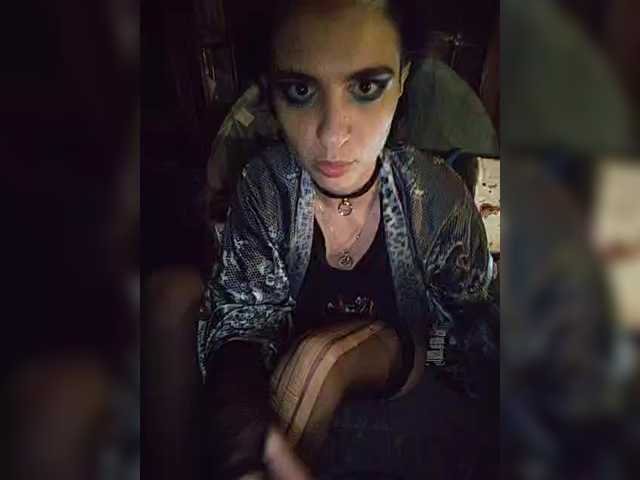 CrazySquirtSiren — live female cam