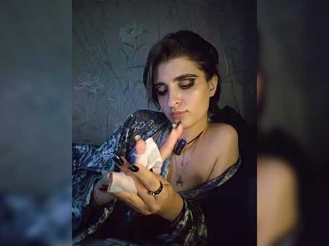 CyberSquirtCuckQueen live webcam show