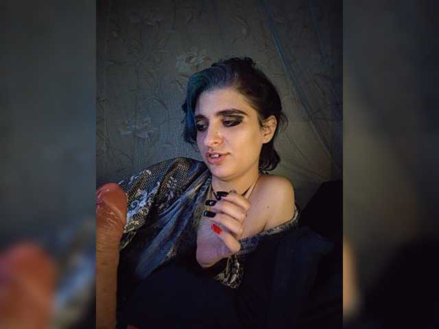 CyberSquirtCuckQueen live webcam show