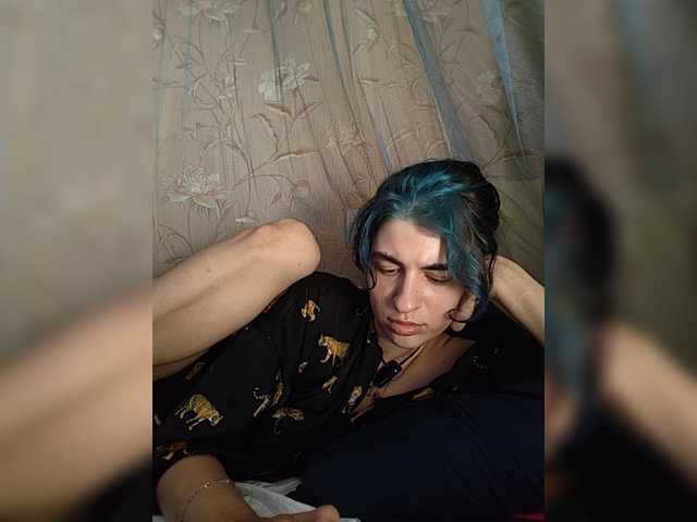 UntouchableSquirtWitch live webcam show
