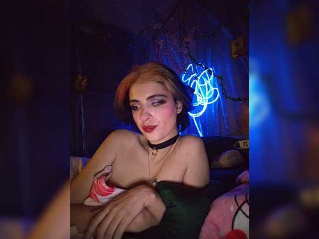 Siren_BrattyQueen live cam on BongaCams