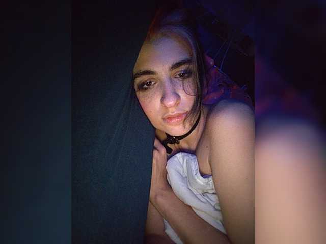 Siren Brattyqueen live cam