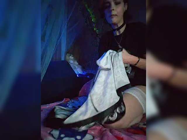 Siren Brattyqueen live cam