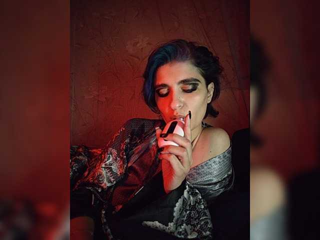 CyberSquirtCuckQueen live webcam show