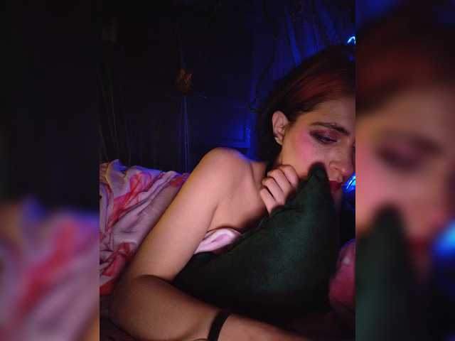Siren_BrattyQueen live cam on BongaCams