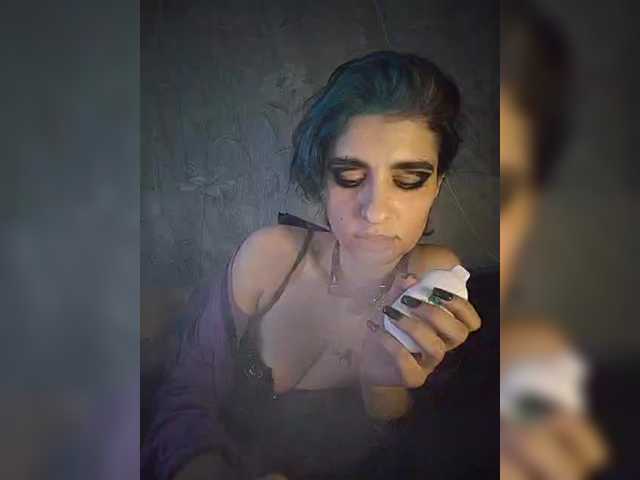 UntouchableSquirtWitch live webcam show