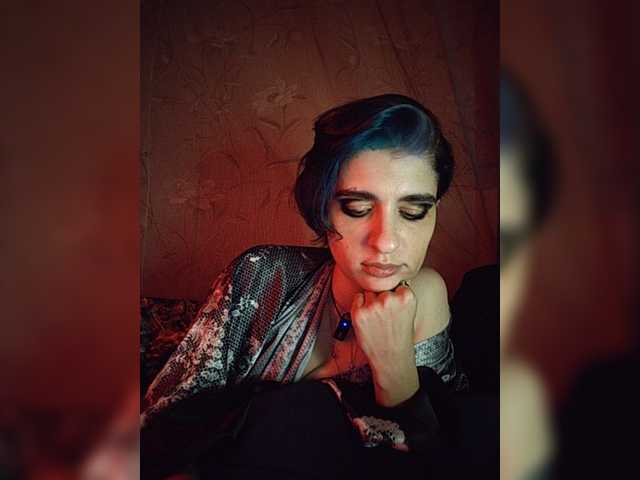 CyberSquirtCuckQueen live webcam show