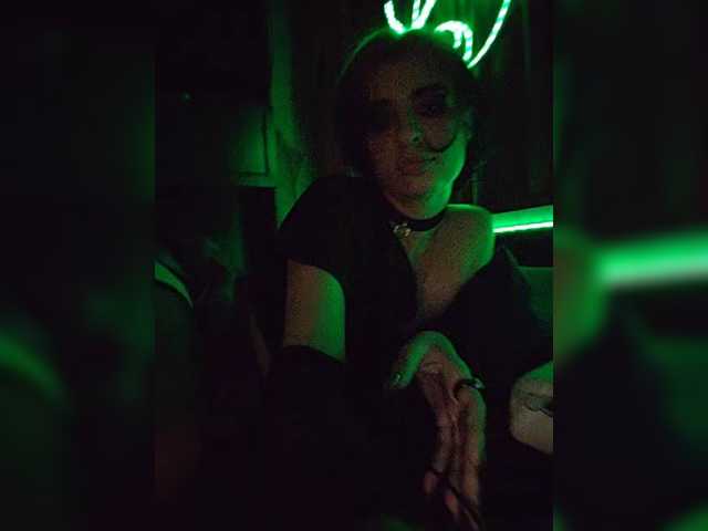 CrazySquirtSiren live cam preview