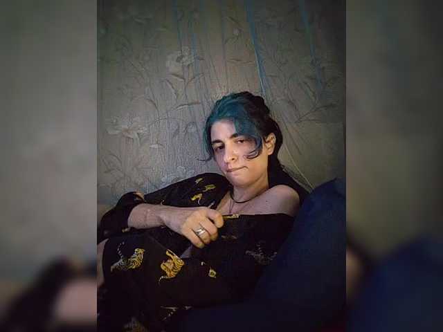 UntouchableSquirtWitch live webcam show