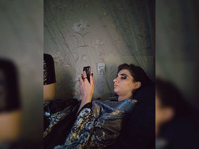 CyberSquirtCuckQueen live webcam show
