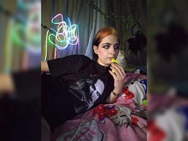 Siren Brattyqueen live cam