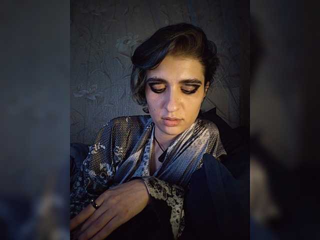 CyberSquirtCuckQueen live webcam show