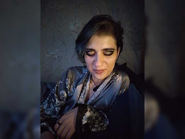 CyberSquirtCuckQueen live webcam show