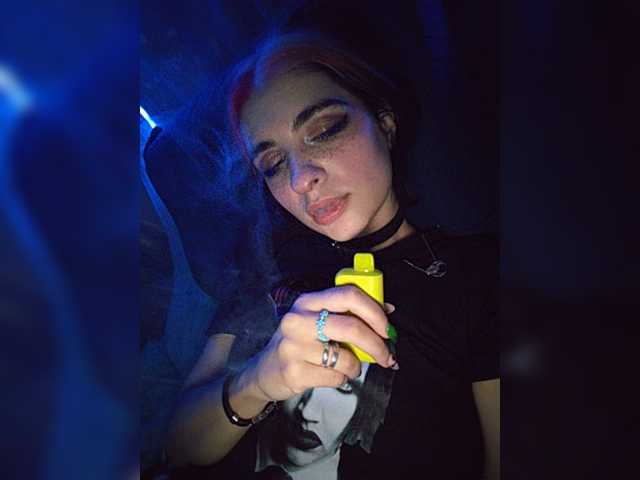 Siren Brattyqueen live cam
