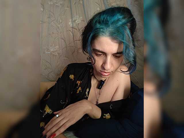 UntouchableSquirtWitch live webcam show