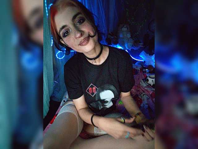 Siren Brattyqueen live cam