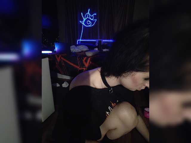 CrazySquirtSiren live cam preview