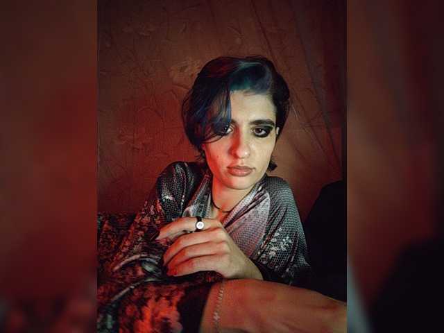 CyberSquirtCuckQueen live webcam show