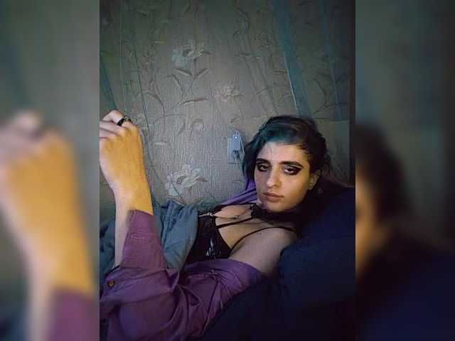 UntouchableSquirtWitch live webcam show