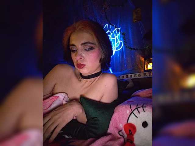 Siren_BrattyQueen live cam preview