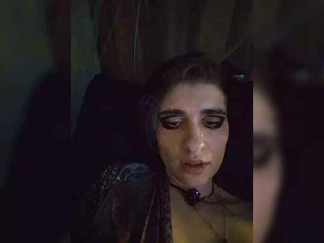 CyberSquirtCuckQueen live webcam show
