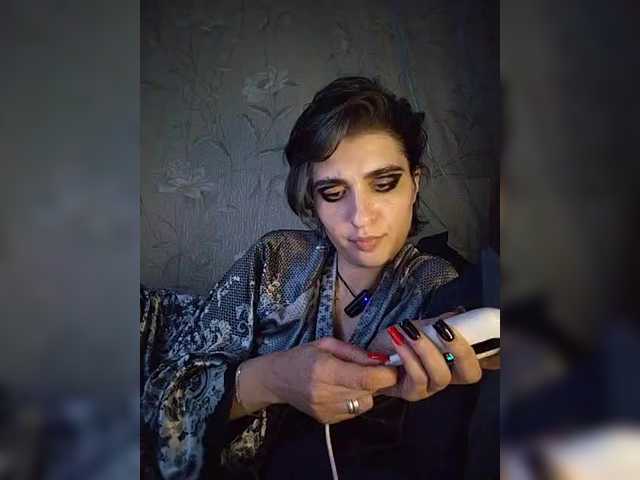 CyberSquirtCuckQueen live webcam show