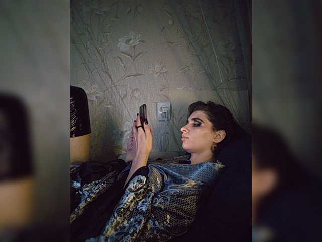 CyberSquirtCuckQueen live webcam show