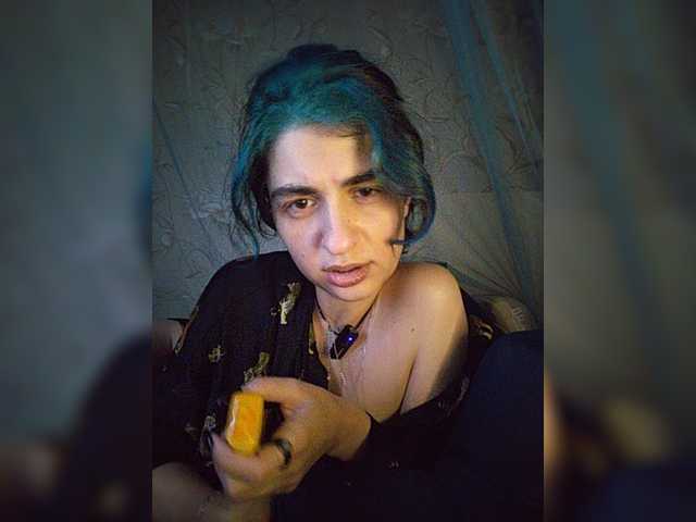 UntouchableSquirtWitch live webcam show
