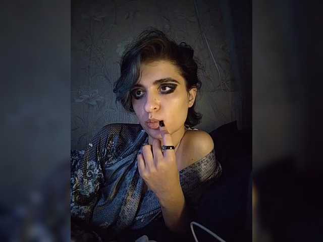CyberSquirtCuckQueen live webcam show
