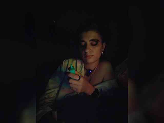 UntouchableSquirtWitch webcam