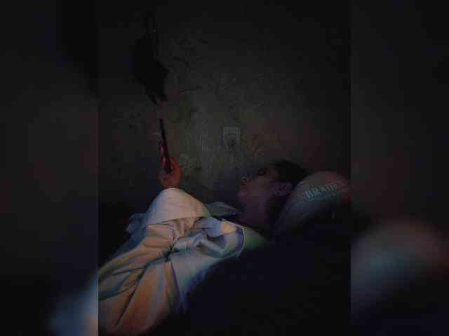 UntouchableSquirtWitch webcam