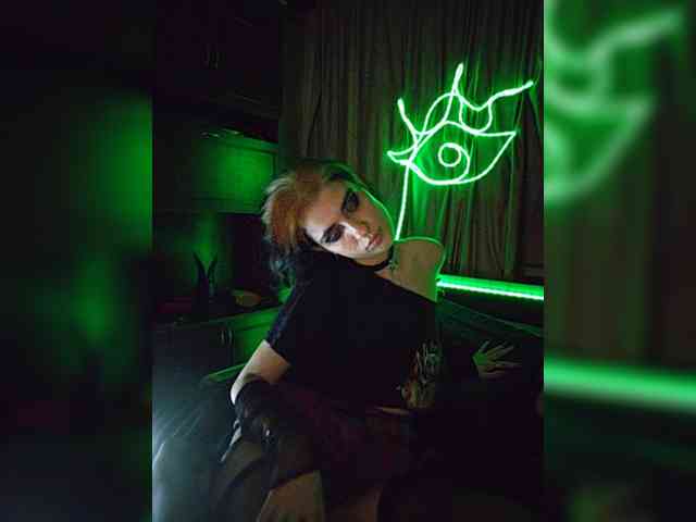 CrazySquirtSiren webcam